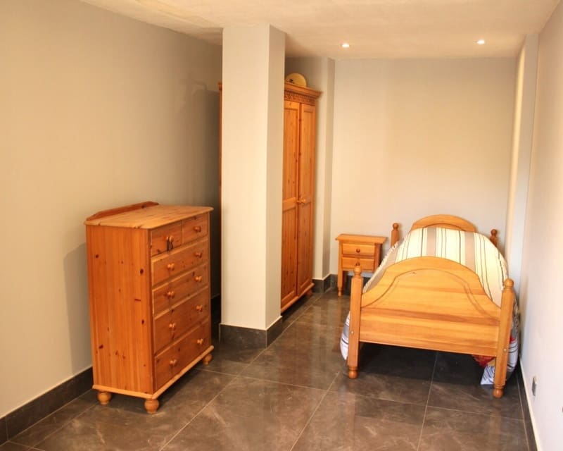 5 quarto Moradia para venda em Playa Flamenca com piscina - 359 995 € (Ref: 10044070)