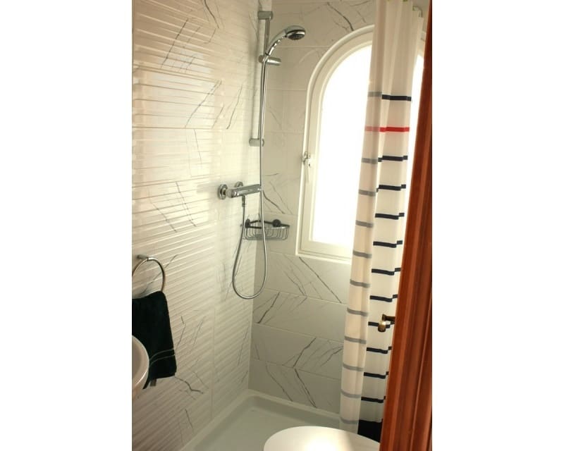 5 quarto Moradia para venda em Playa Flamenca com piscina - 359 995 € (Ref: 10044070)