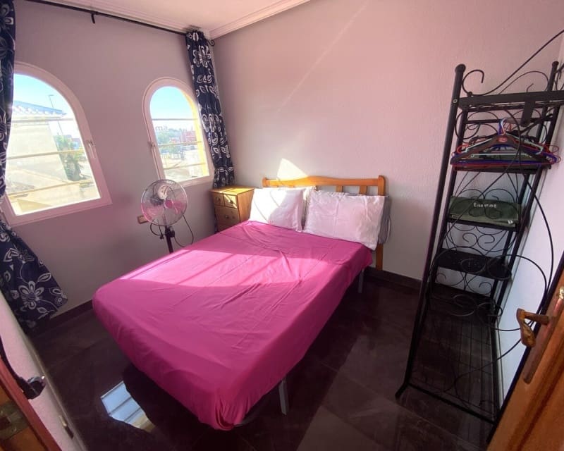 5 quarto Moradia para venda em Playa Flamenca com piscina - 359 995 € (Ref: 10044070)