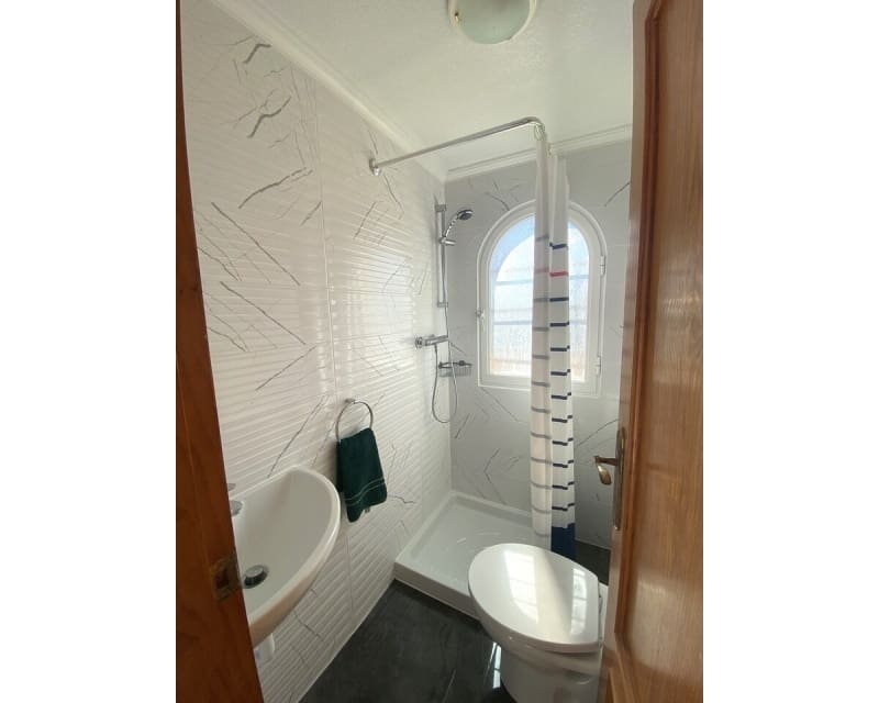 5 quarto Moradia para venda em Playa Flamenca com piscina - 359 995 € (Ref: 10044070)