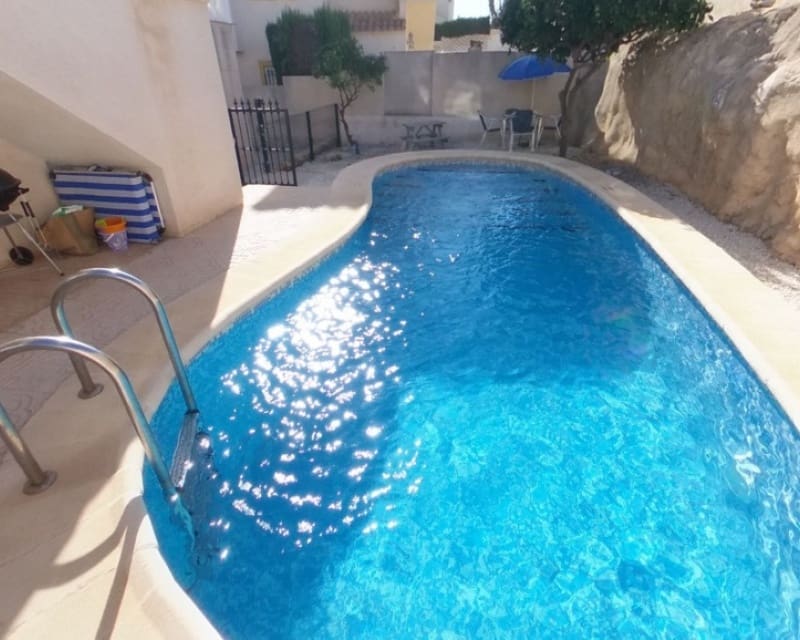 5 quarto Moradia para venda em Playa Flamenca com piscina - 359 995 € (Ref: 10044070)