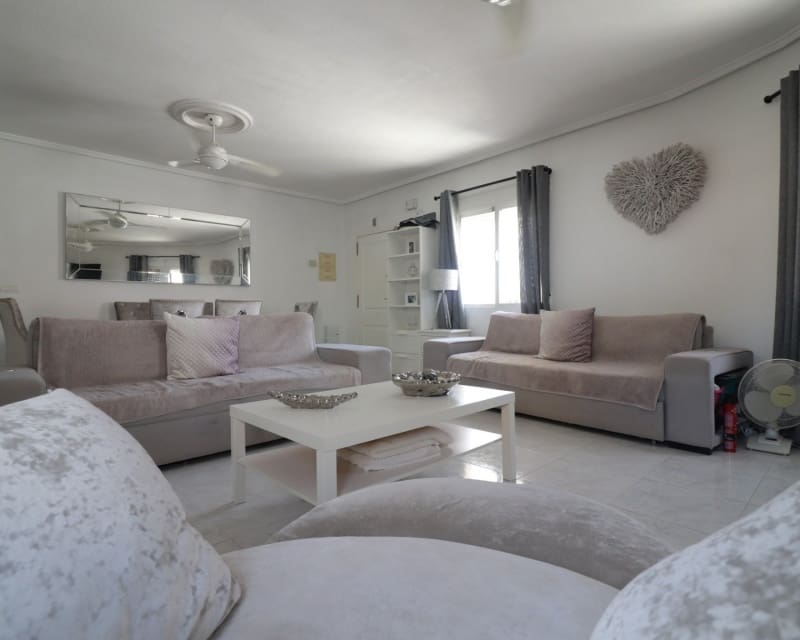 4 bedroom Villa for sale in Benimar with pool garage - € 390,000 (Ref: 10044189)