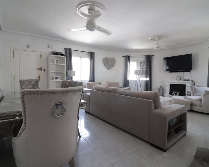 4 bedroom Villa for sale in Benimar with pool garage - € 390,000 (Ref: 10044189)