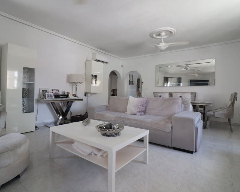 4 bedroom Villa for sale in Benimar with pool garage - € 390,000 (Ref: 10044189)