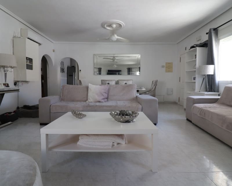 4 bedroom Villa for sale in Benimar with pool garage - € 390,000 (Ref: 10044189)