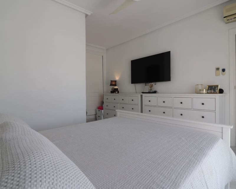 4 bedroom Villa for sale in Benimar with pool garage - € 390,000 (Ref: 10044189)