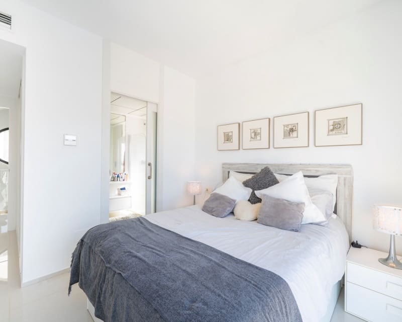 Chalet de 3 habitaciones en Ciudad Quesada en venta con piscina garaje - 399.000 € (Ref: 10044191)