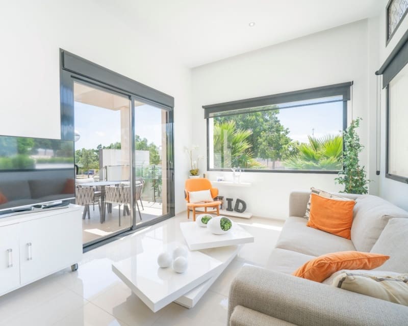 Chalet de 3 habitaciones en Ciudad Quesada en venta con piscina garaje - 399.000 € (Ref: 10044191)