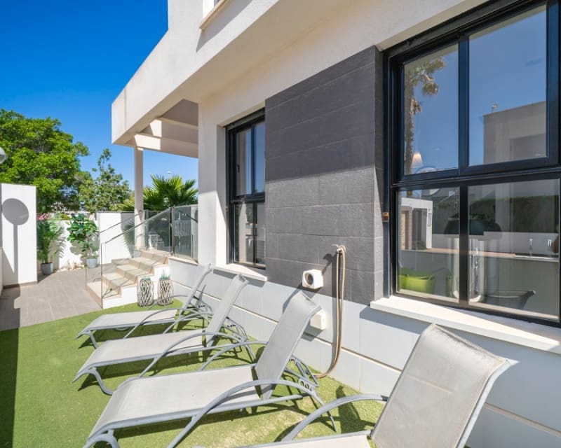 Chalet de 3 habitaciones en Ciudad Quesada en venta con piscina garaje - 399.000 € (Ref: 10044191)