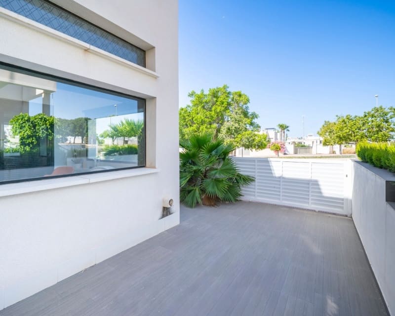 Chalet de 3 habitaciones en Ciudad Quesada en venta con piscina garaje - 399.000 € (Ref: 10044191)