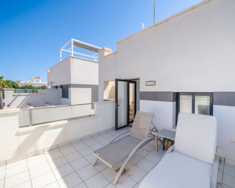 Chalet de 3 habitaciones en Ciudad Quesada en venta con piscina garaje - 399.000 € (Ref: 10044191)