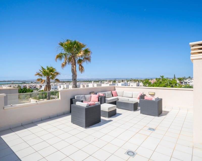 Chalet de 3 habitaciones en Ciudad Quesada en venta con piscina garaje - 399.000 € (Ref: 10044191)
