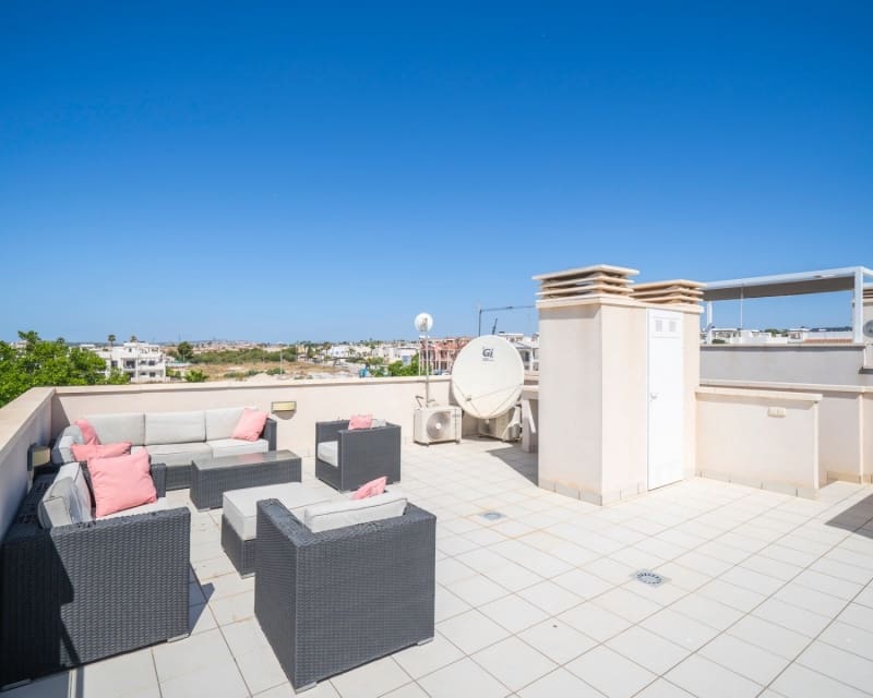 Chalet de 3 habitaciones en Ciudad Quesada en venta con piscina garaje - 399.000 € (Ref: 10044191)