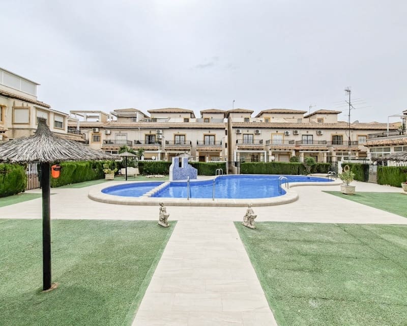 2 Zimmer Haus zu verkaufen in La Zenia mit Pool - 169.000 € (Ref: 10044192)
