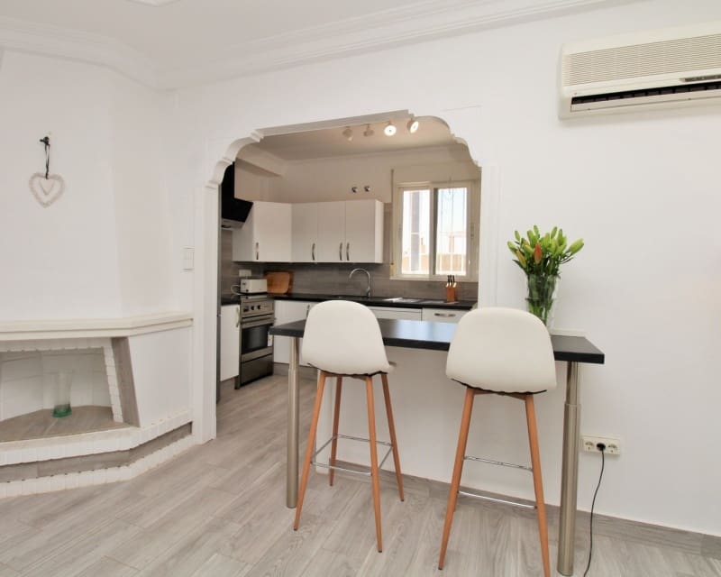 2 bedroom Apartment for sale in Villamartin with pool - € 189,900 (Ref: 10045932)