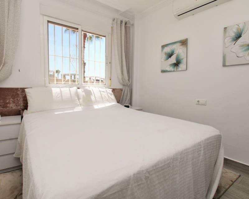 2 bedroom Apartment for sale in Villamartin with pool - € 189,900 (Ref: 10045932)