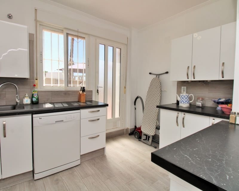2 bedroom Apartment for sale in Villamartin with pool - € 189,900 (Ref: 10045932)