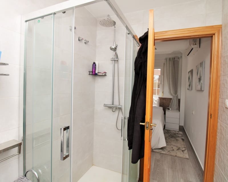 2 bedroom Apartment for sale in Villamartin with pool - € 189,900 (Ref: 10045932)