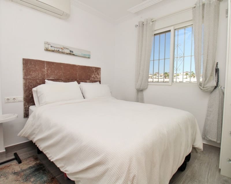 2 bedroom Apartment for sale in Villamartin with pool - € 189,900 (Ref: 10045932)