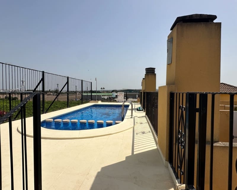 Apartamento de 2 habitaciones en Daya Nueva en venta con piscina garaje - 119.000 € (Ref: 10045933)