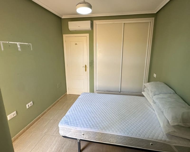 Apartamento de 2 habitaciones en Daya Nueva en venta con piscina garaje - 119.000 € (Ref: 10045933)