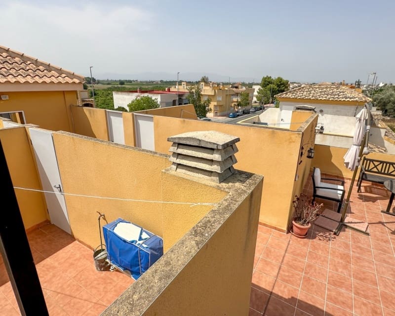 Apartamento de 2 habitaciones en Daya Nueva en venta con piscina garaje - 119.000 € (Ref: 10045933)