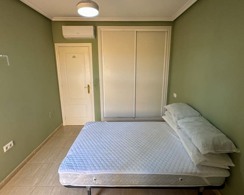 Apartamento de 2 habitaciones en Daya Nueva en venta con piscina garaje - 119.000 € (Ref: 10045933)