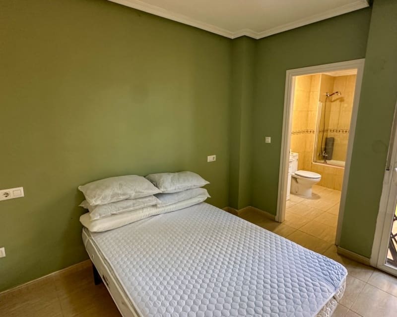 Apartamento de 2 habitaciones en Daya Nueva en venta con piscina garaje - 119.000 € (Ref: 10045933)
