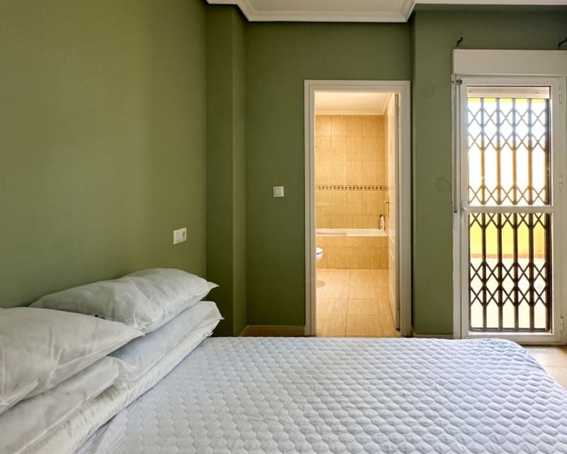 Apartamento de 2 habitaciones en Daya Nueva en venta con piscina garaje - 119.000 € (Ref: 10045933)