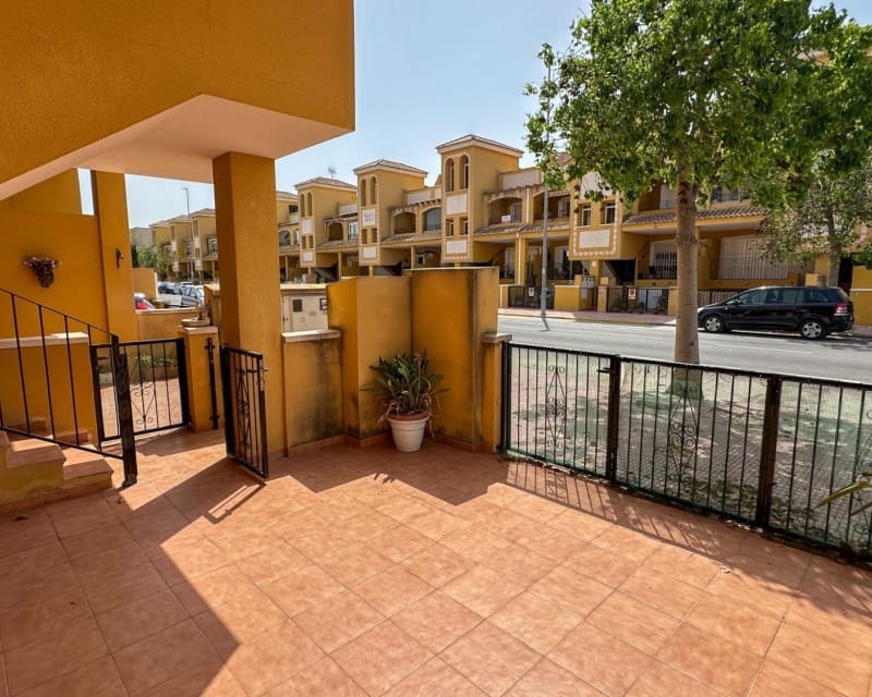 Apartamento de 2 habitaciones en Daya Nueva en venta con piscina garaje - 119.000 € (Ref: 10045933)
