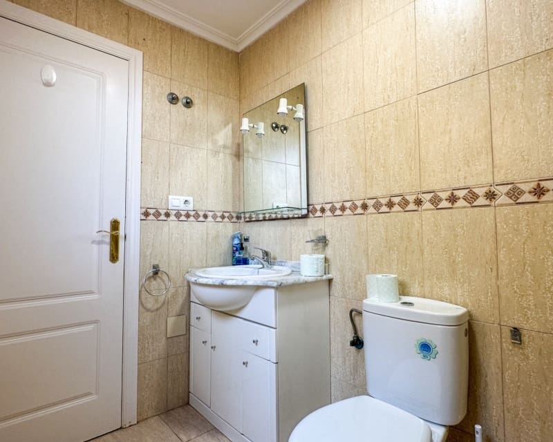 Apartamento de 2 habitaciones en Daya Nueva en venta con piscina garaje - 119.000 € (Ref: 10045933)