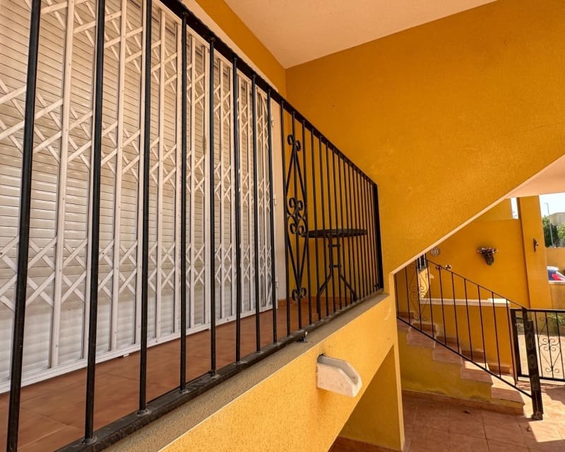 Apartamento de 2 habitaciones en Daya Nueva en venta con piscina garaje - 119.000 € (Ref: 10045933)