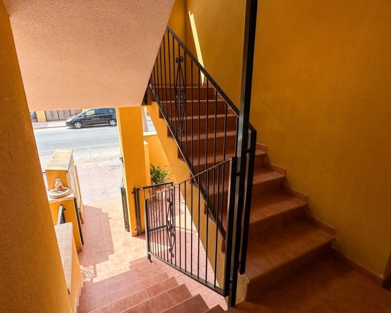 Apartamento de 2 habitaciones en Daya Nueva en venta con piscina garaje - 119.000 € (Ref: 10045933)