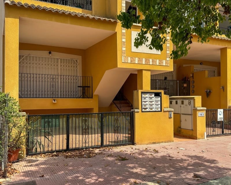 Apartamento de 2 habitaciones en Daya Nueva en venta con piscina garaje - 119.000 € (Ref: 10045933)