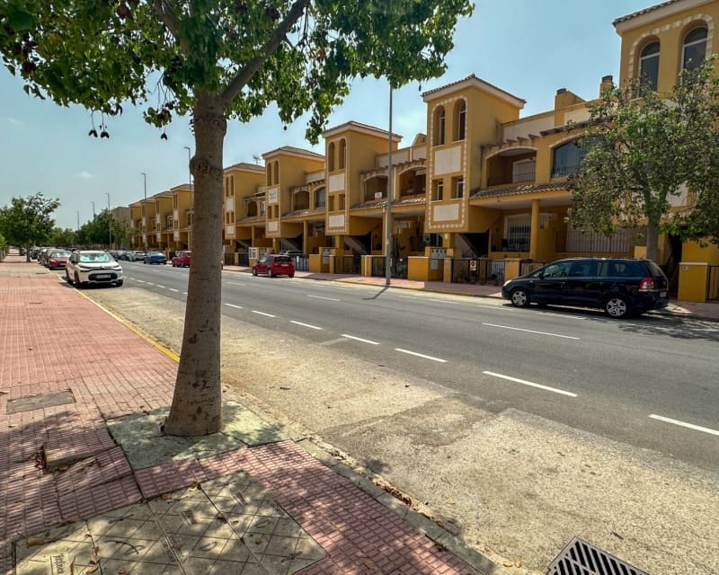 Apartamento de 2 habitaciones en Daya Nueva en venta con piscina garaje - 119.000 € (Ref: 10045933)