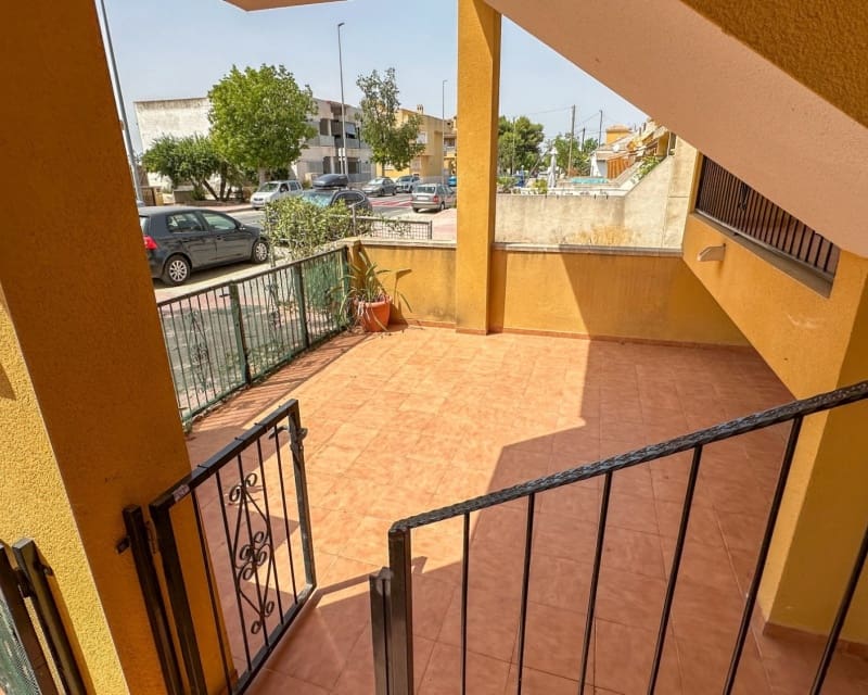 Apartamento de 2 habitaciones en Daya Nueva en venta con piscina garaje - 119.000 € (Ref: 10045933)