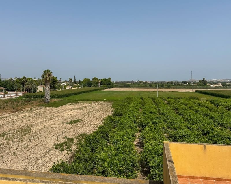 Apartamento de 2 habitaciones en Daya Nueva en venta con piscina garaje - 119.000 € (Ref: 10045933)