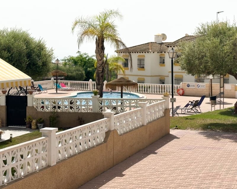 1 slaapkamer Appartement te koop in Villamartin met zwembad - € 105.000 (Ref: 10045934)
