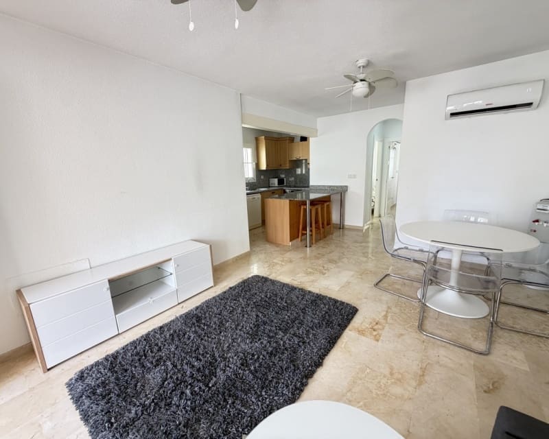 2 soverom Leilighet til salgs i Villamartin med svømmebasseng - € 189 995 (Ref: 10045936)