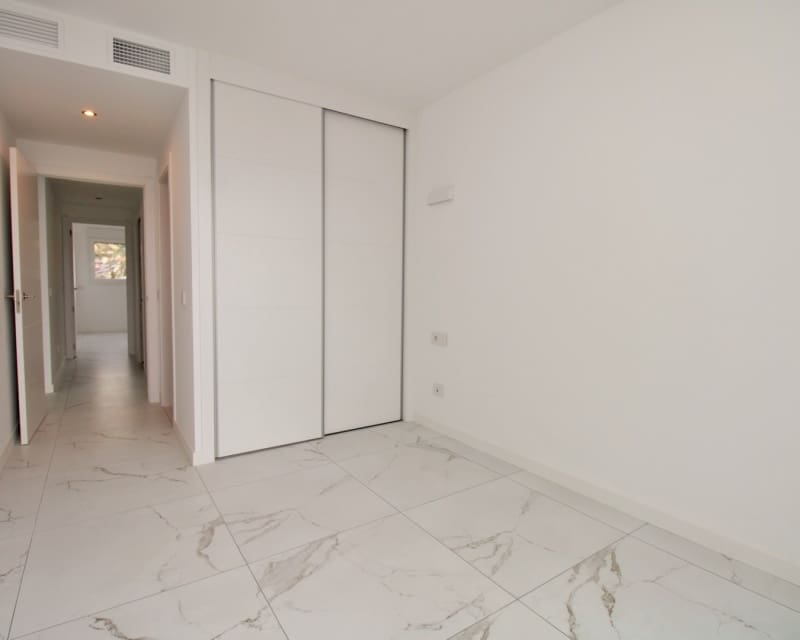 2 chambre Appartement à vendre à Punta Prima avec piscine garage - 359 900 € (Ref: 10045937)