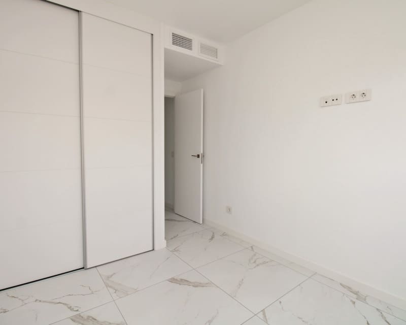 2 chambre Appartement à vendre à Punta Prima avec piscine garage - 359 900 € (Ref: 10045937)
