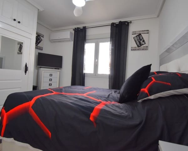 2 makuuhuone Huvila myytävänä paikassa Playa Flamenca, Orihuela mukana uima-altaan 
autotalli - 275 000 € (Ref: 10045938)