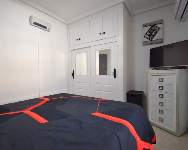 2 makuuhuone Huvila myytävänä paikassa Playa Flamenca, Orihuela mukana uima-altaan 
autotalli - 275 000 € (Ref: 10045938)
