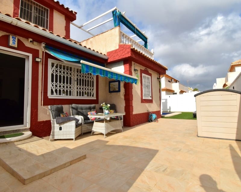 2 makuuhuone Huvila myytävänä paikassa Playa Flamenca mukana uima-altaan 
autotalli - 275 000 € (Ref: 10045938)