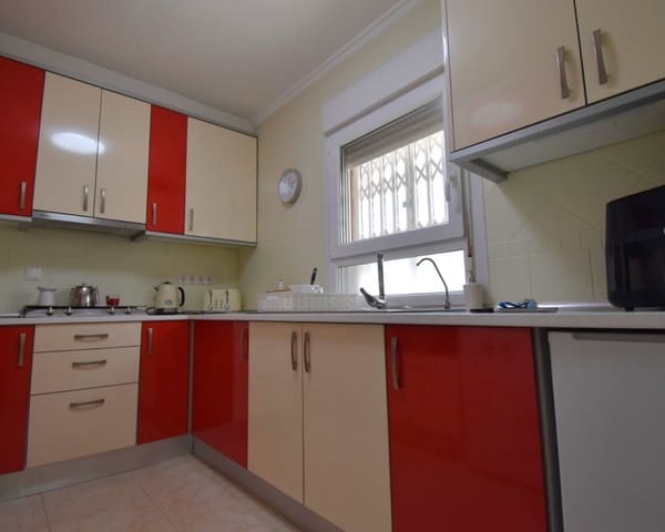 2 makuuhuone Huvila myytävänä paikassa Playa Flamenca, Orihuela mukana uima-altaan 
autotalli - 275 000 € (Ref: 10045938)