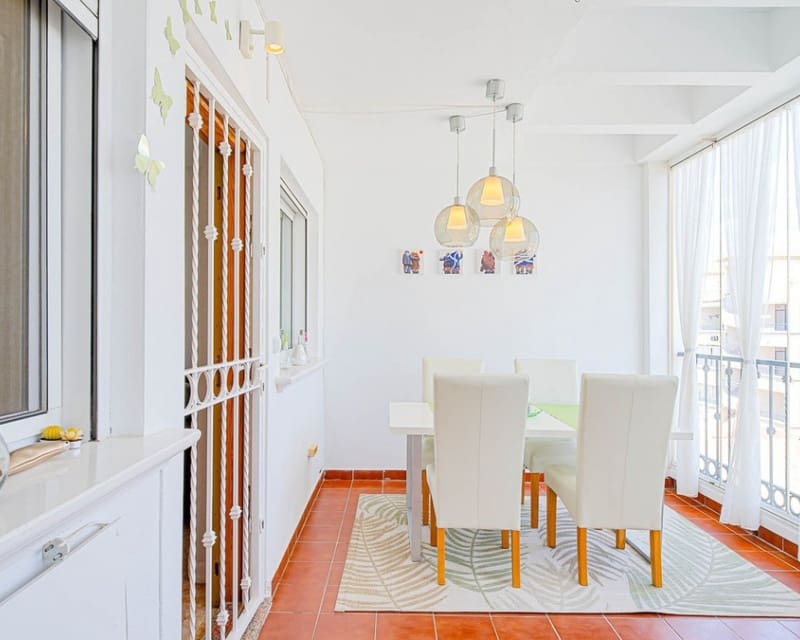 2 sovrum Lägenhet till salu i Orihuela Costa med pool - 174 900 € (Ref: 10045947)