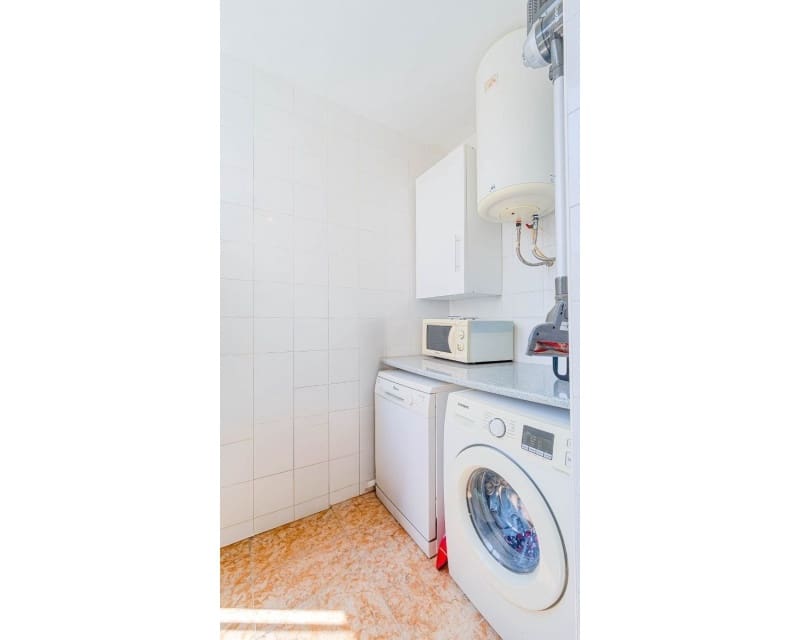 2 sovrum Lägenhet till salu i Orihuela Costa med pool - 174 900 € (Ref: 10045947)