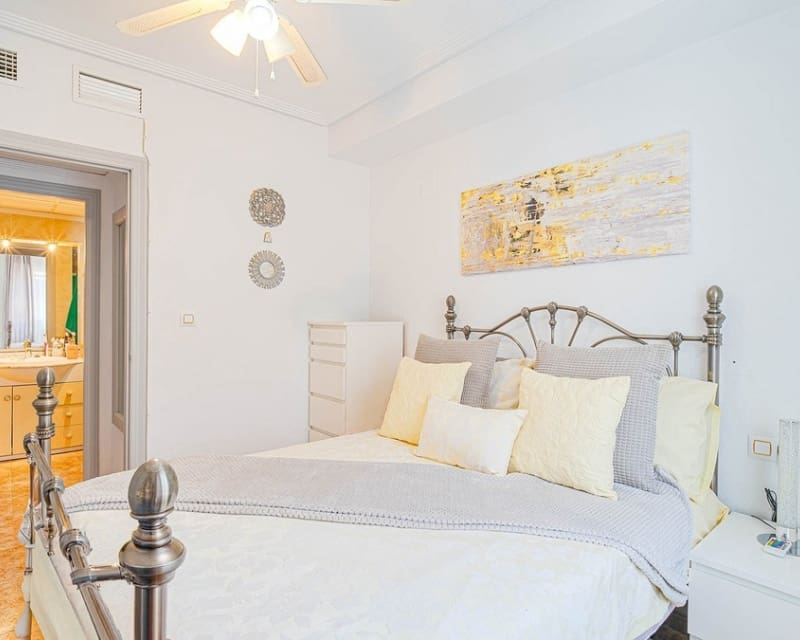 2 sovrum Lägenhet till salu i Orihuela Costa med pool - 174 900 € (Ref: 10045947)