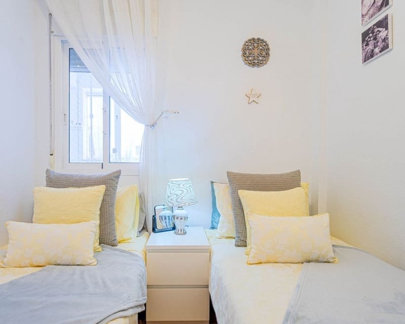 2 sovrum Lägenhet till salu i Orihuela Costa med pool - 174 900 € (Ref: 10045947)