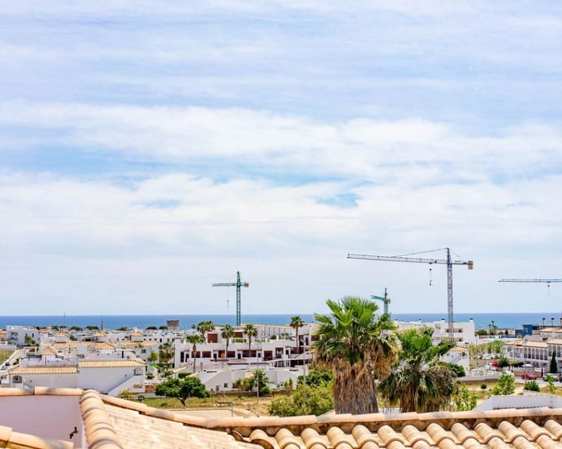 2 sovrum Lägenhet till salu i Orihuela Costa med pool - 174 900 € (Ref: 10045947)